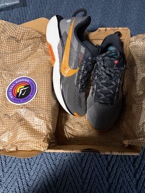 Nike Reactx Pegasus trail 5: Black/ desert men’s: 6.5 women’s 8
